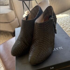 Matt Bernson Kismet Moss Textured calf hair Ankle bootie sz 7.5